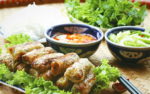 Bun Cha (Vietnamese Grilled Meat Vermicelli) - The best dish to try