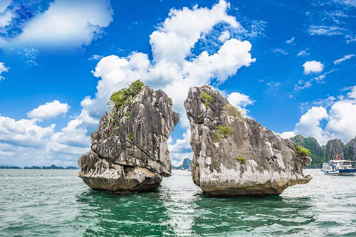 Halong Bay - One of the most beautiful bay on earth