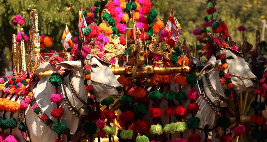 KAUNG-HMU-DAW_PAGODA_FESTIVAL_in_SAGAING