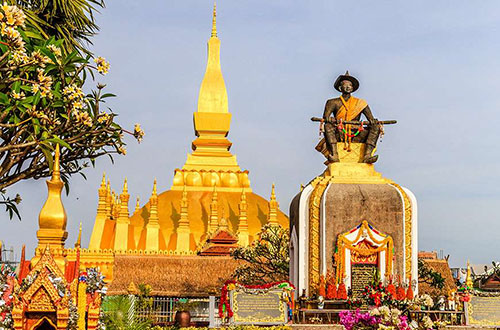 Pha That Luang - The symbol of Laos Buddism