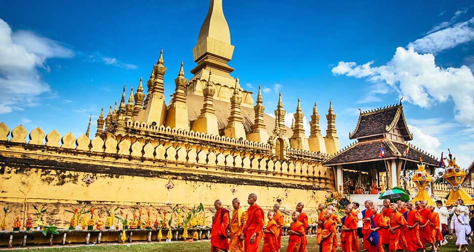 Pha_That_Luang_Festival_in_Laos-wax-candle