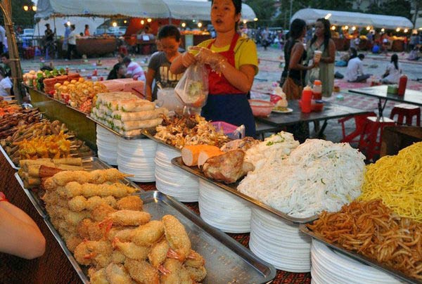 Let's enjoy some Cambodian Street Food