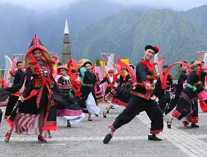 The Dao ethnic people perform an array of traditional dances