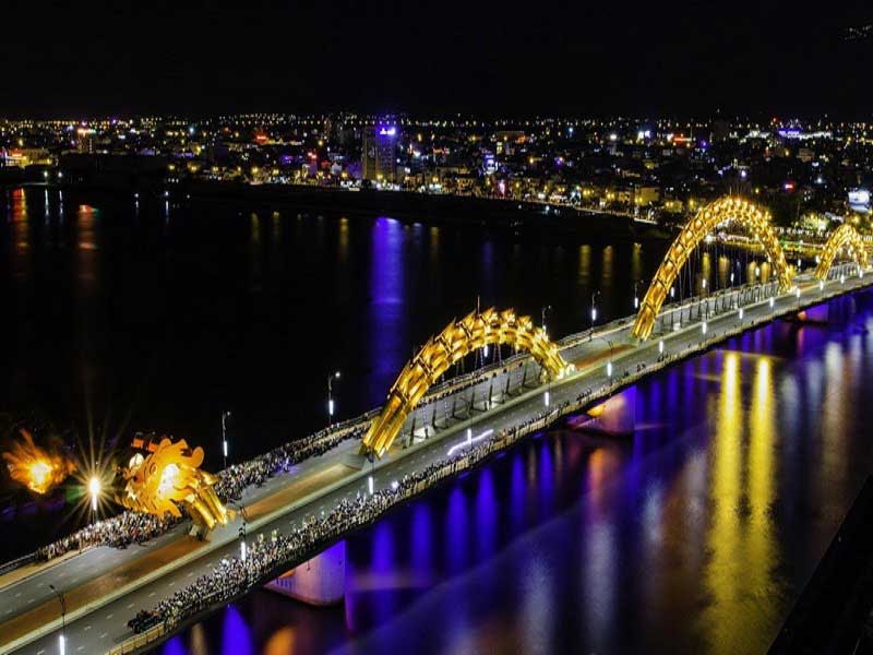 dragon_bridge_in_Da_Nang