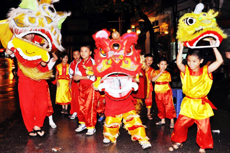 Lion dancing