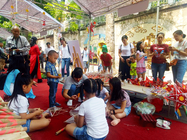 mid-autumn-activities-hanoi-old-quarter