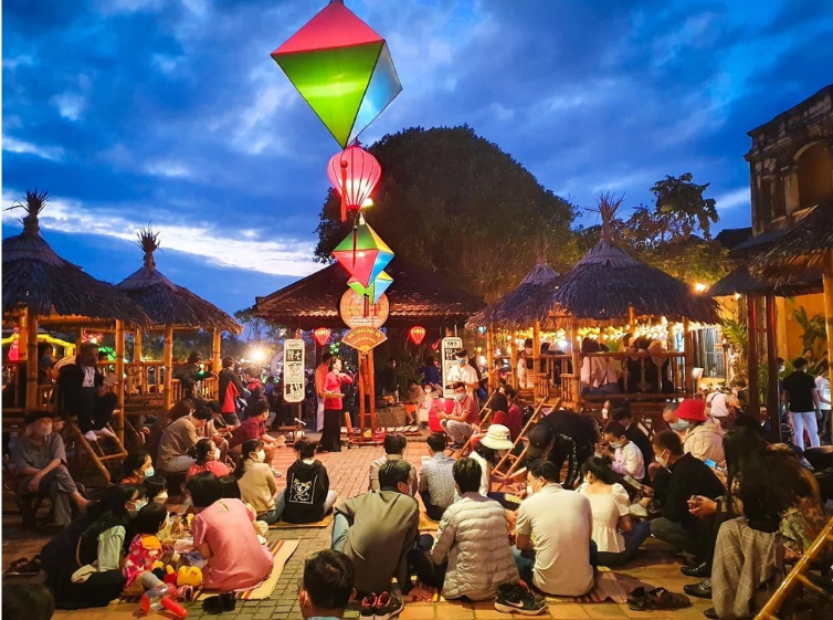 Bai Choi - Central Vietnam’s Folk Music Game