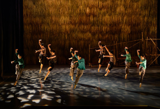 The Mist - A Modern Dance Performance on Vietnamese Rice Culture