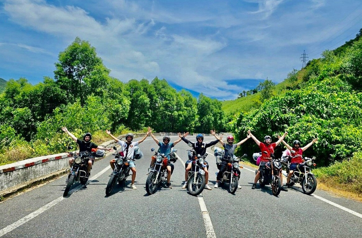 Day Trip to Hai Van Pass - A Scenic Motorcycle Ride