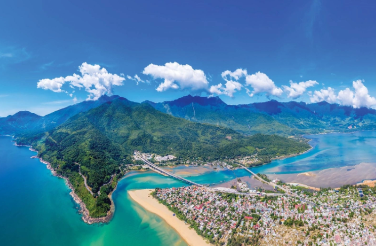 Lang Co Bay - A Hidden Beach Escape Between Hue and Da Nang