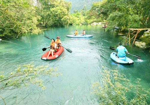 Kayaking in Vietnam