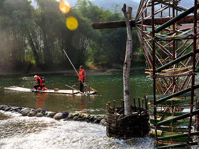 Rafting in Pu Luong