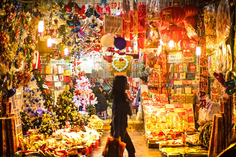 Staying Safe While Exploring the Night Market