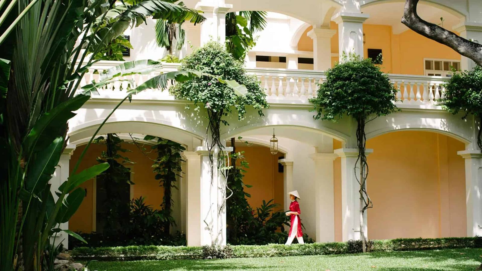 Beachfront Tranquility vs. Historic Centrality