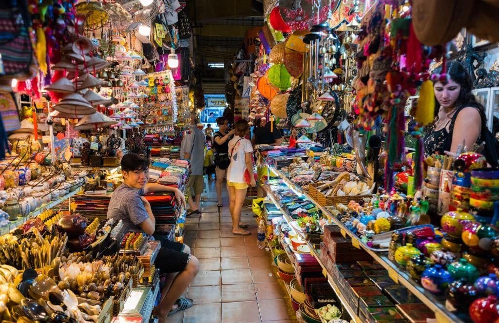 shopping in vietnam