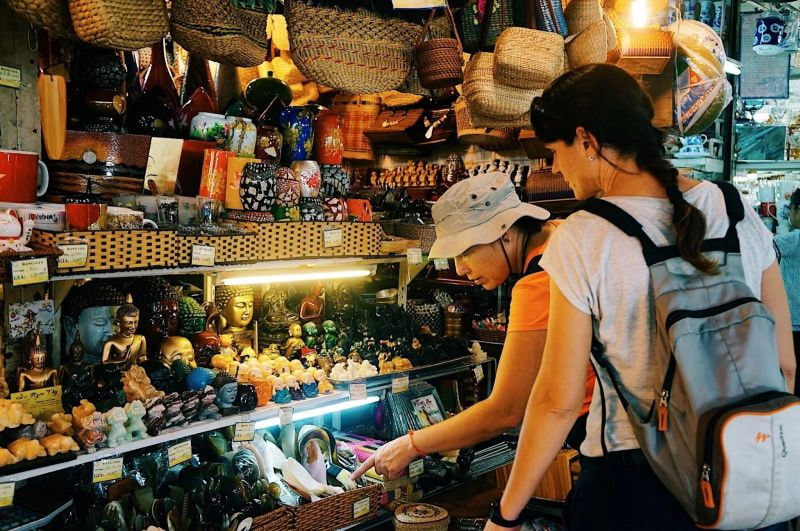 vietnam markets