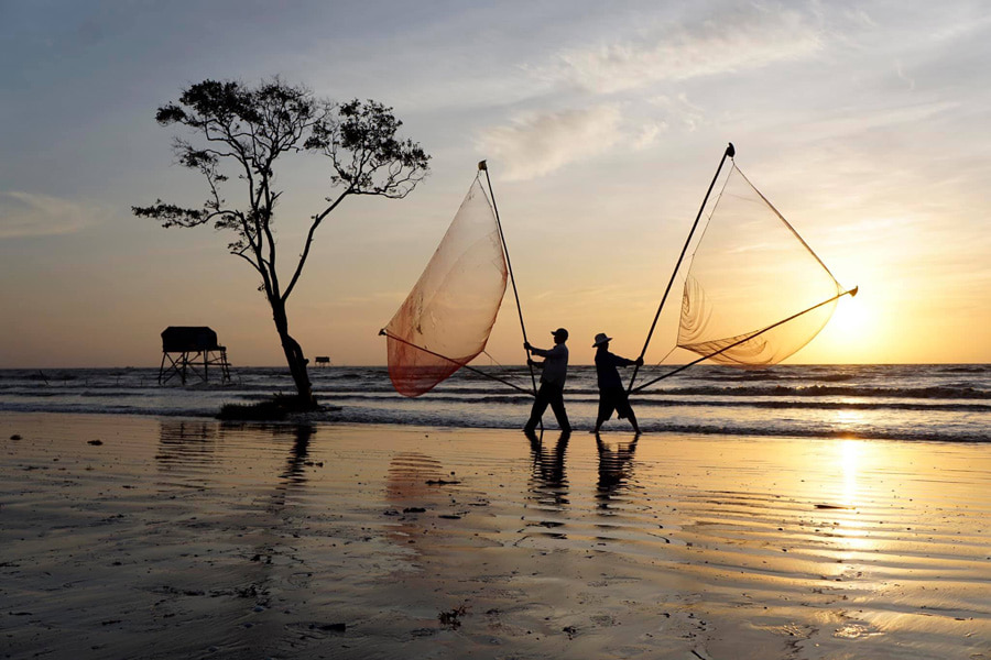 Vietnam’s Rich Clam-Farming Culture