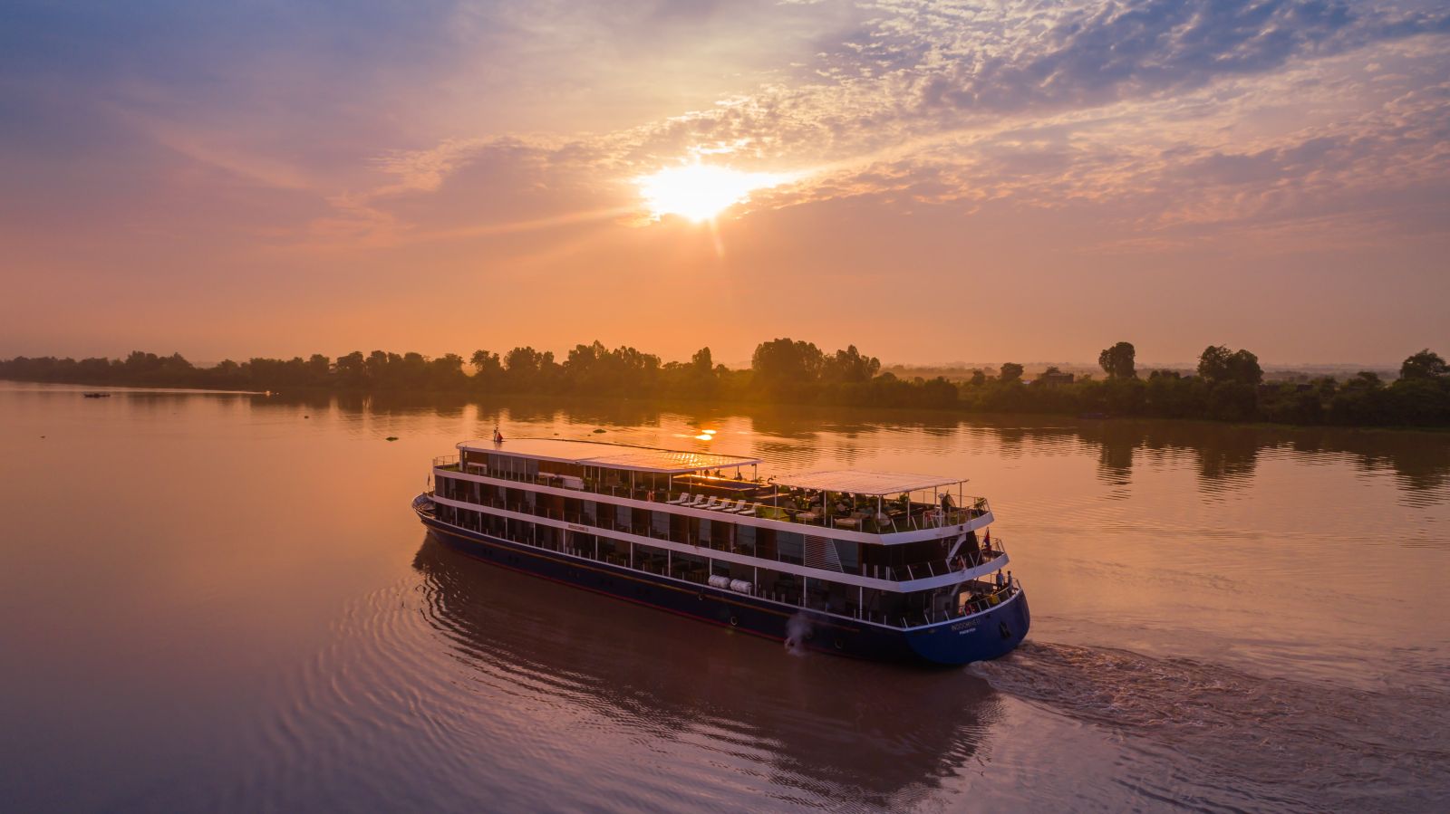 Mekong river cruise from Vietnam to Cambodia