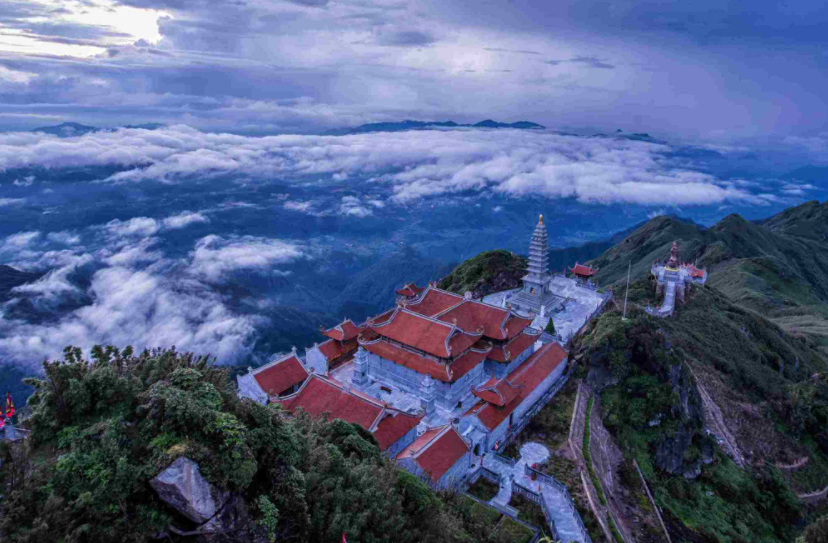 Sapa Fansifan mountain