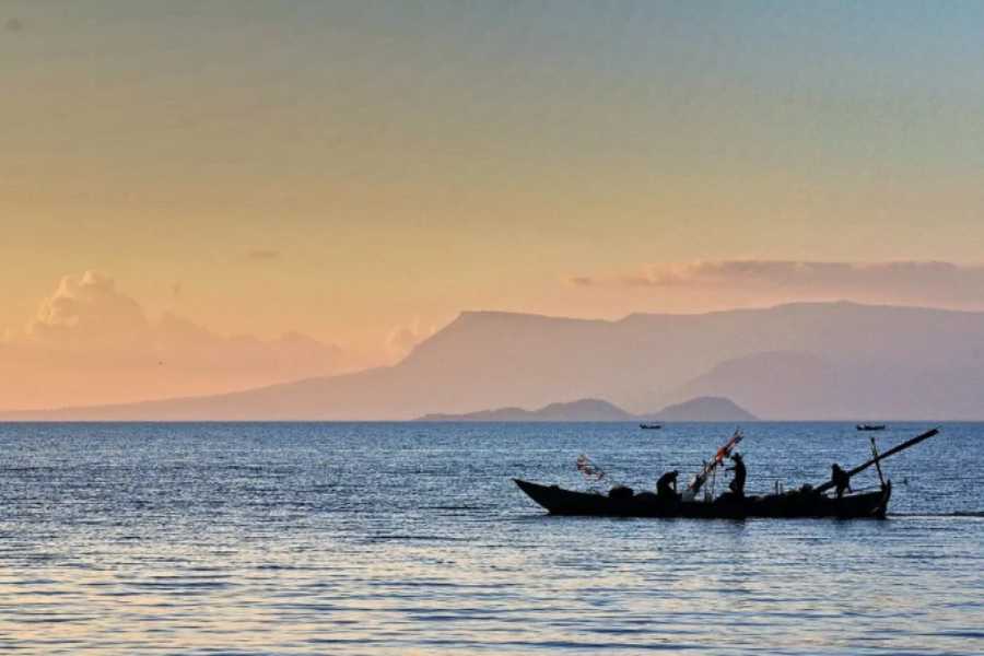 Americans Visit Cambodia’s Islands and Beaches
