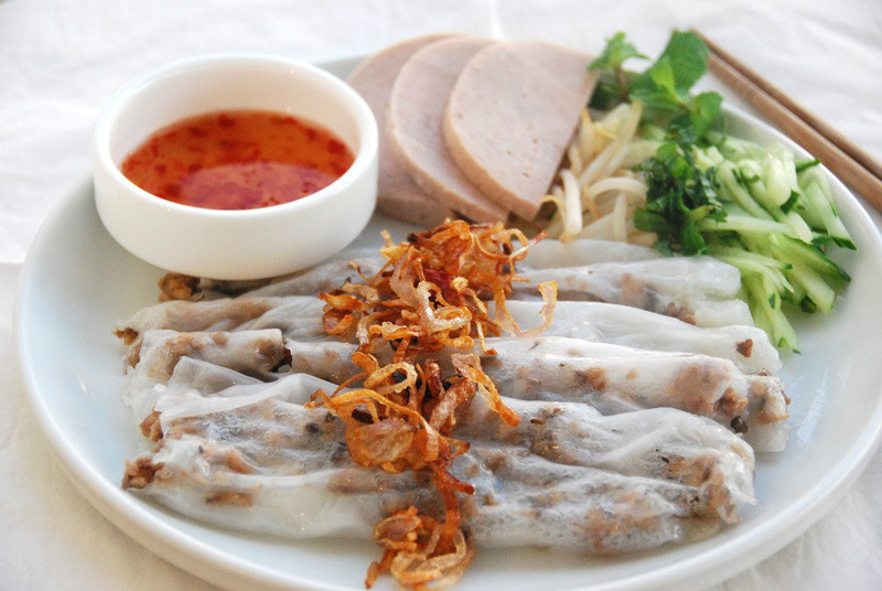 Vietnamese-steamed-rice-rolls