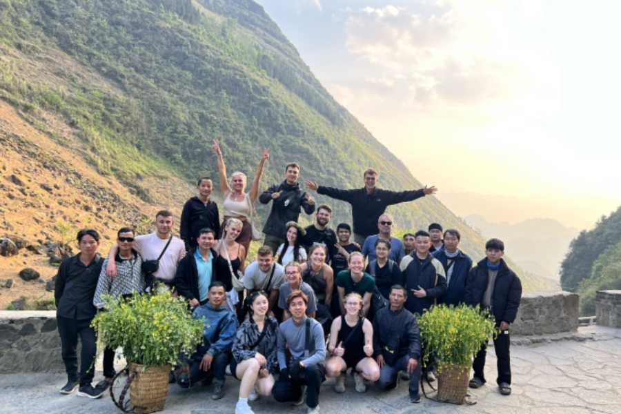 people-visiting-Ha-Giang